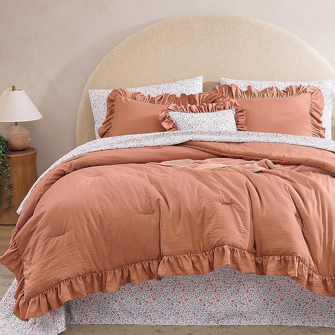 Amberspace Ruffle Design 7-piece Bed in a Bag Comforter Set with Sheets