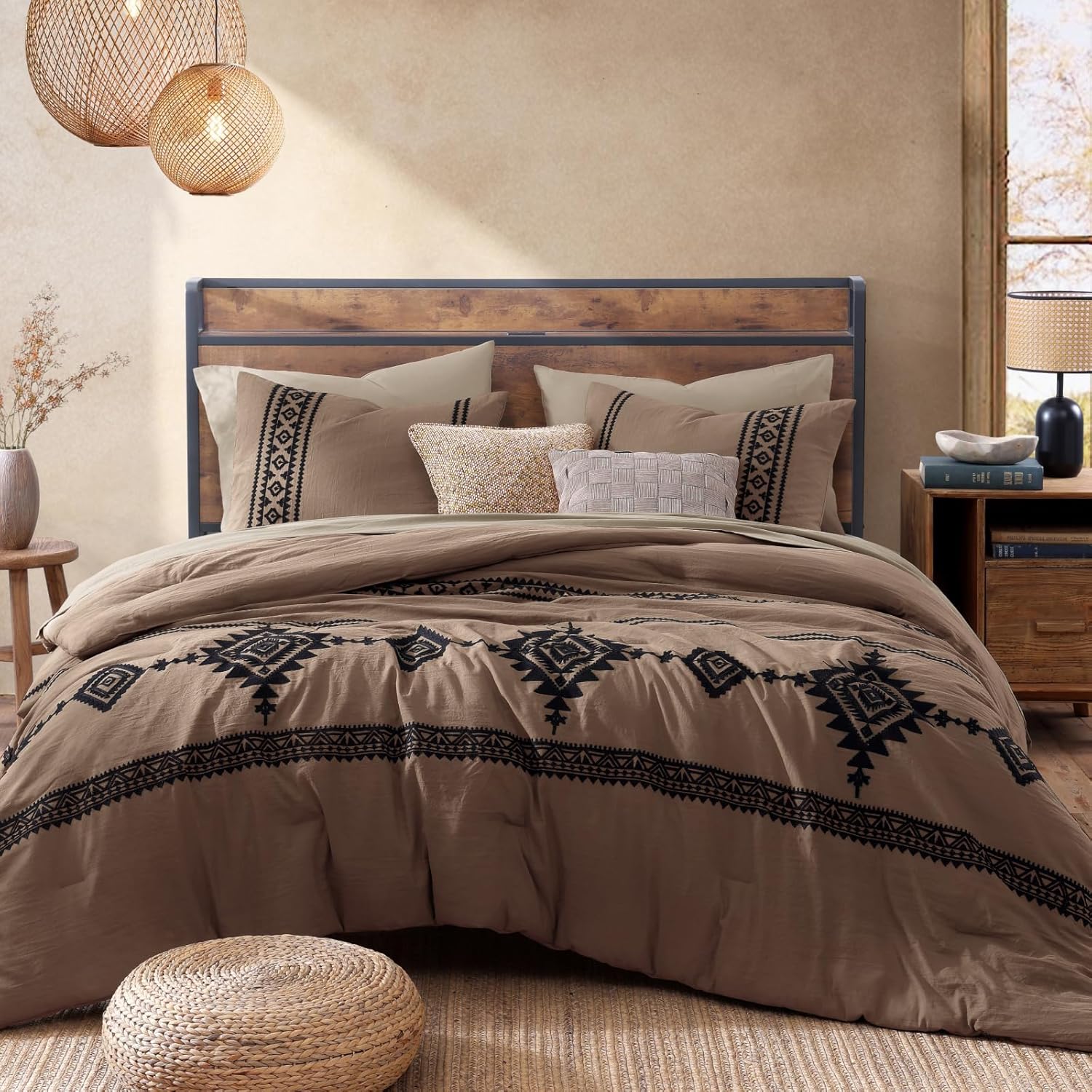 Amberspace Embroidery 7-piece Bed in a Bag Full Comforter Set with Sheets