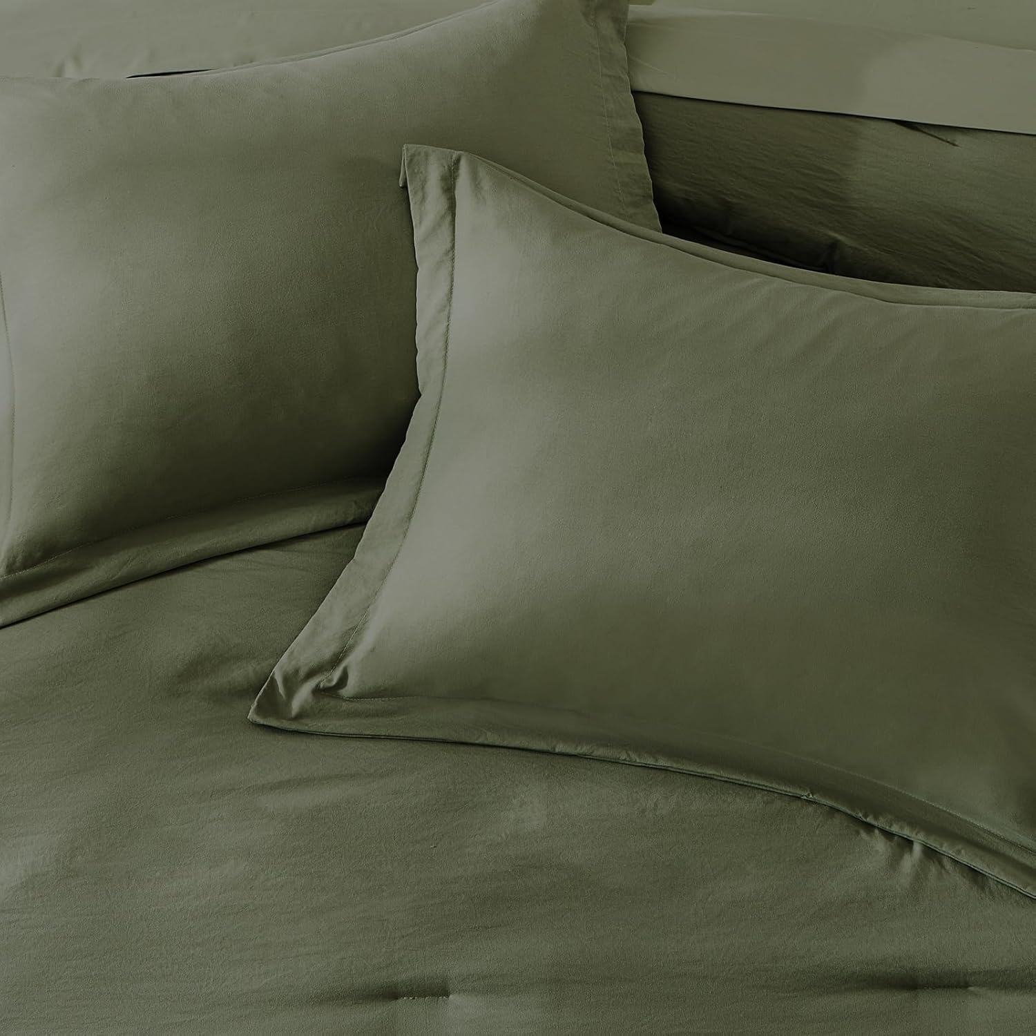 Amberspace Prewashed fabric 7-piece Bed in a Bag Comforter Set with Sheets