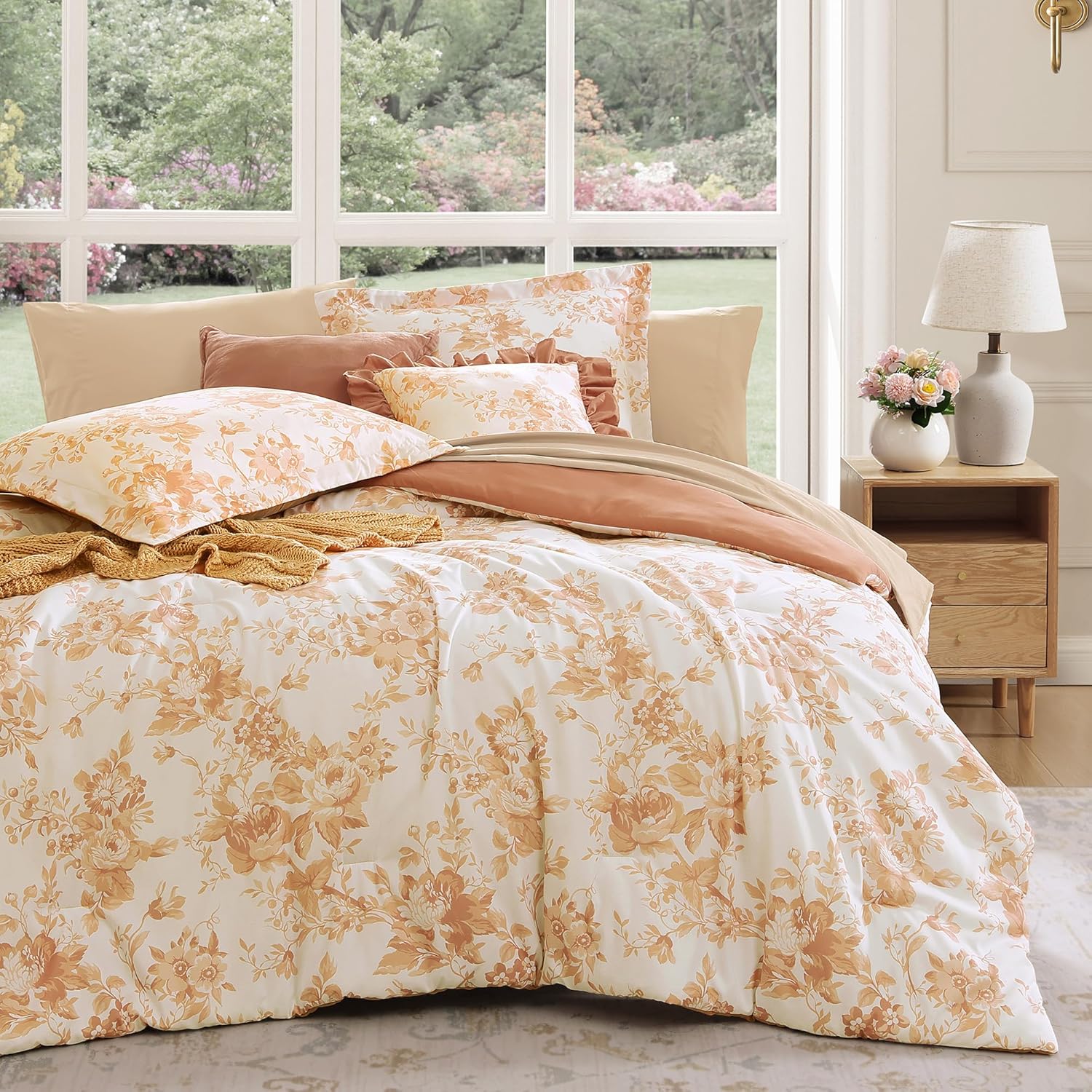 Amberspace Botanical Flowers Design 7-piece Bed in a Bag Comforter Set with Sheets