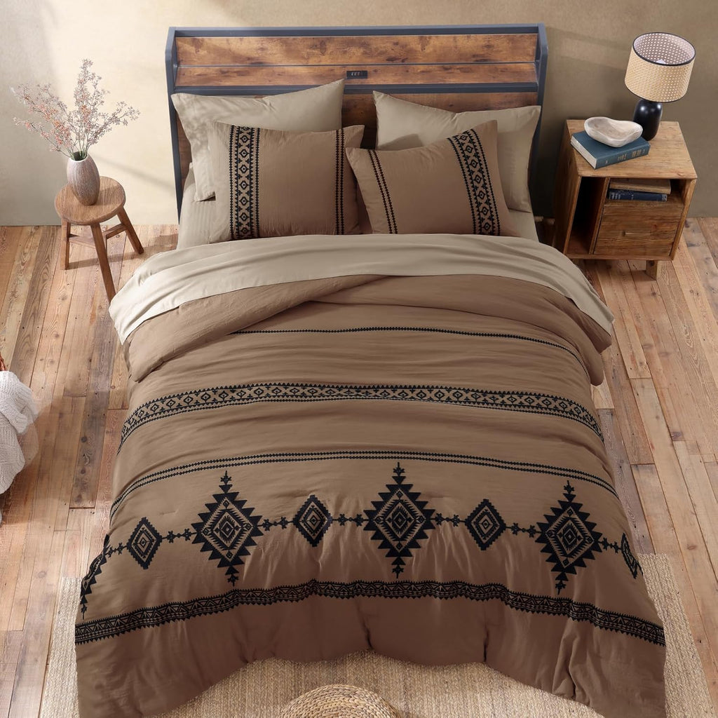 Amberspace Embroidery 7-piece Bed in a Bag Full Comforter Set with Sheets