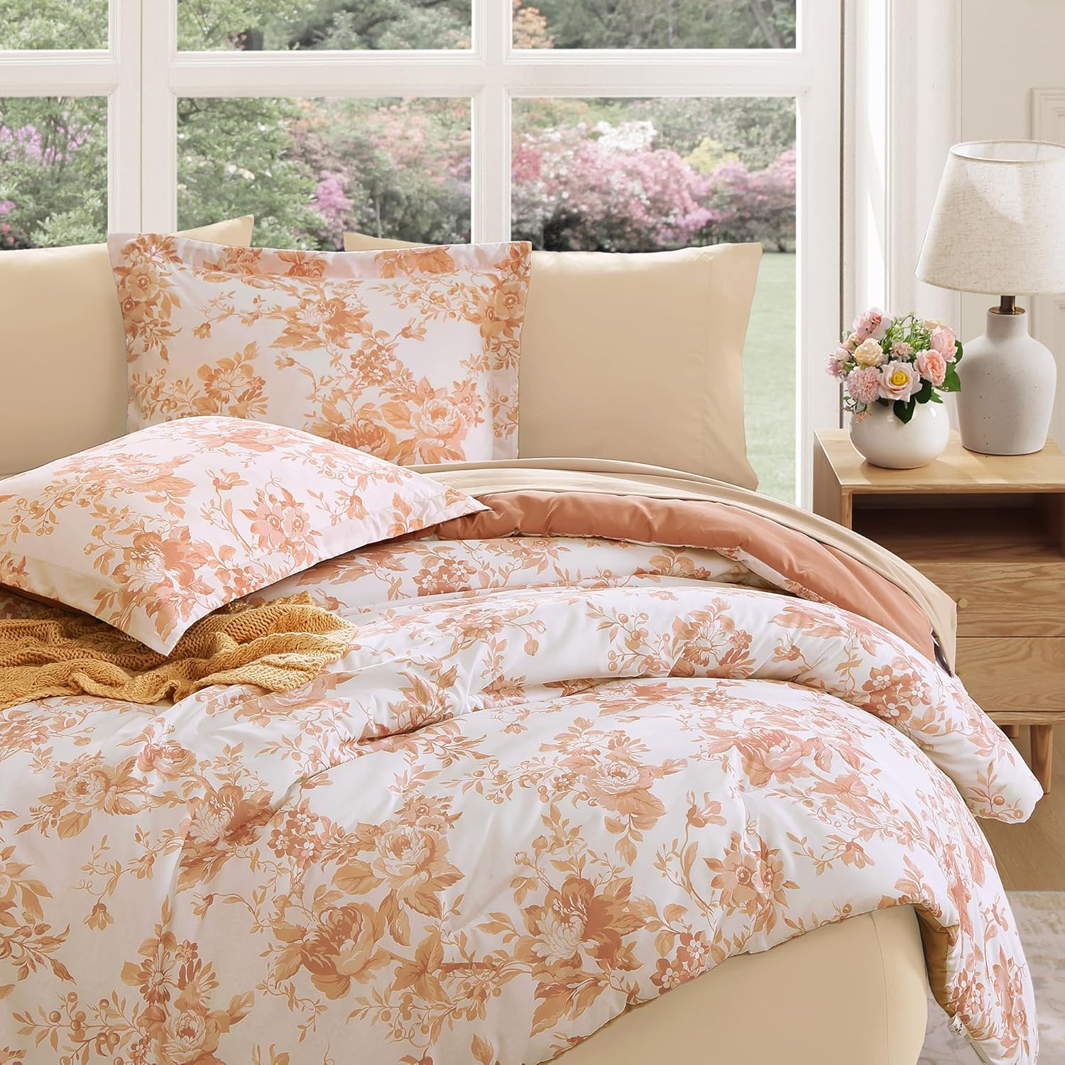 Amberspace Botanical Flowers Design 7-piece Bed in a Bag Comforter Set with Sheets