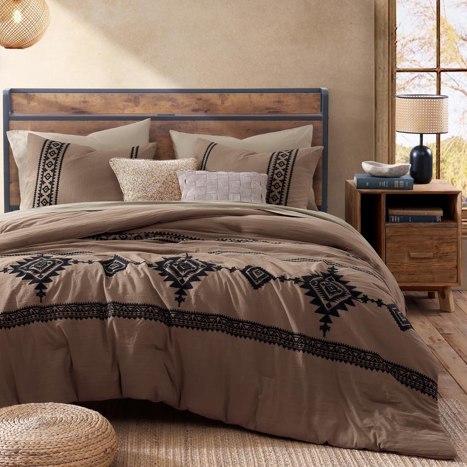 Amberspace Embroidery 7-piece Bed in a Bag Full Comforter Set with Sheets