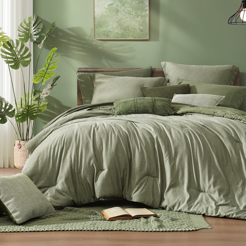 Amberspace Cationic Dyeing 7-piece Bed in a Bag Comforter Set with Sheets