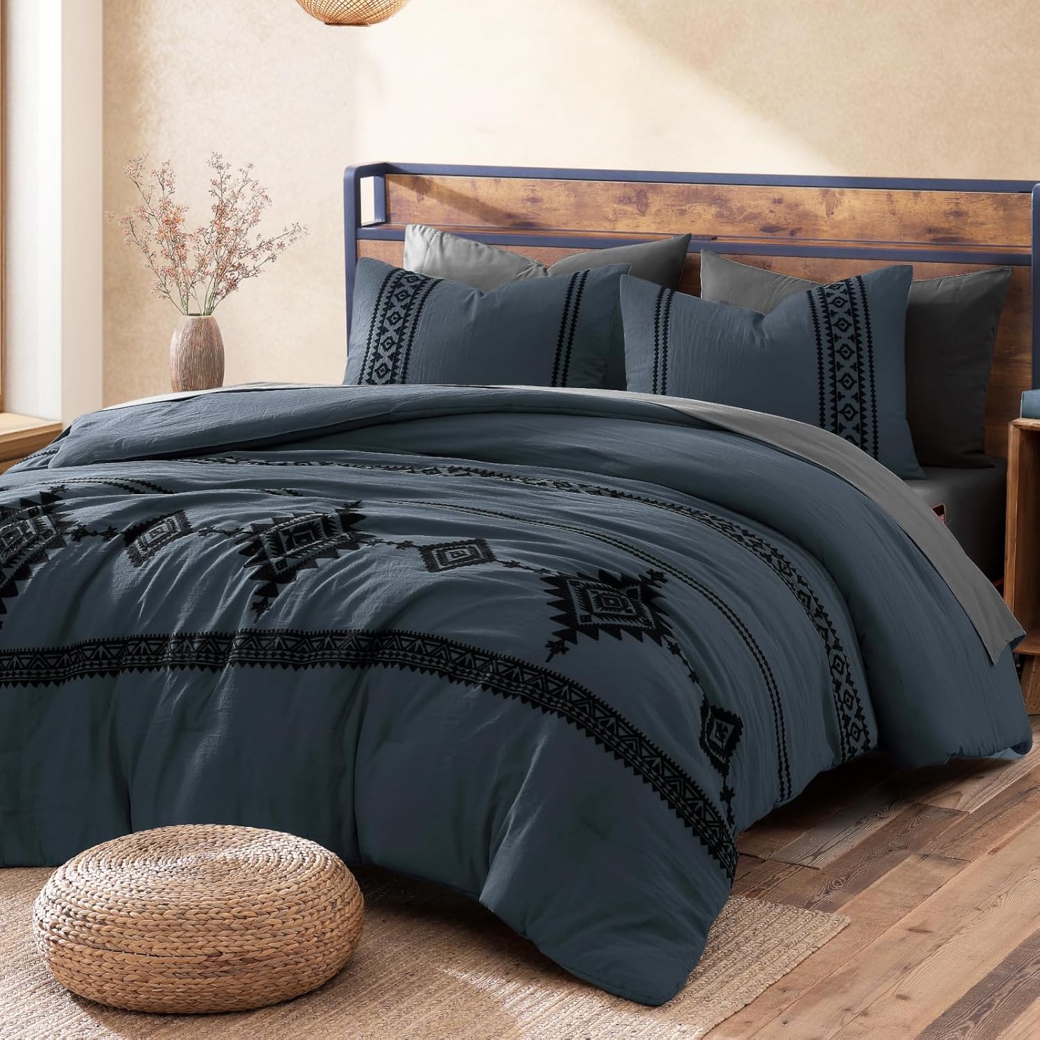 Amberspace Embroidery 7-piece Bed in a Bag Full Comforter Set with Sheets