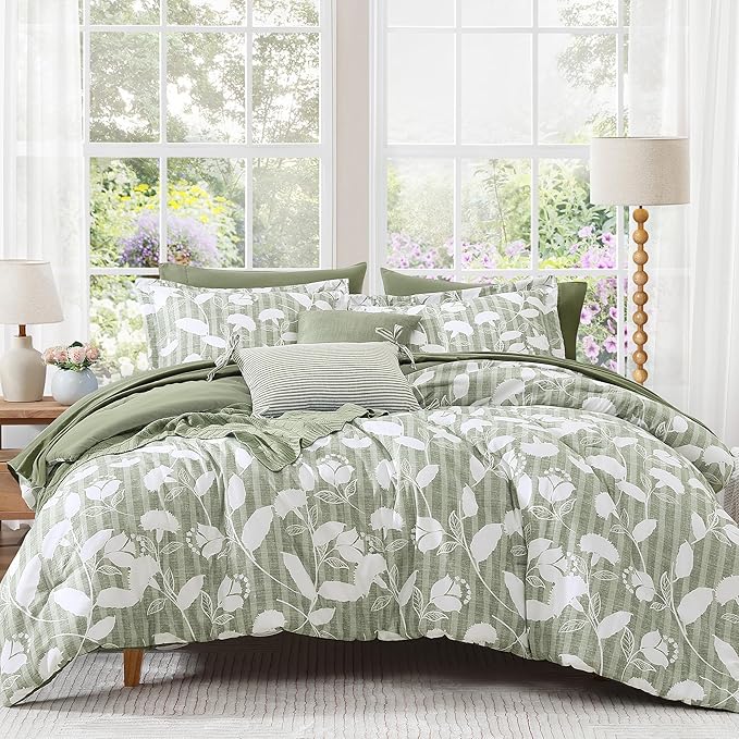 Amberspace Botanical Flowers Design 7-piece Bed in a Bag Comforter Set with Sheets
