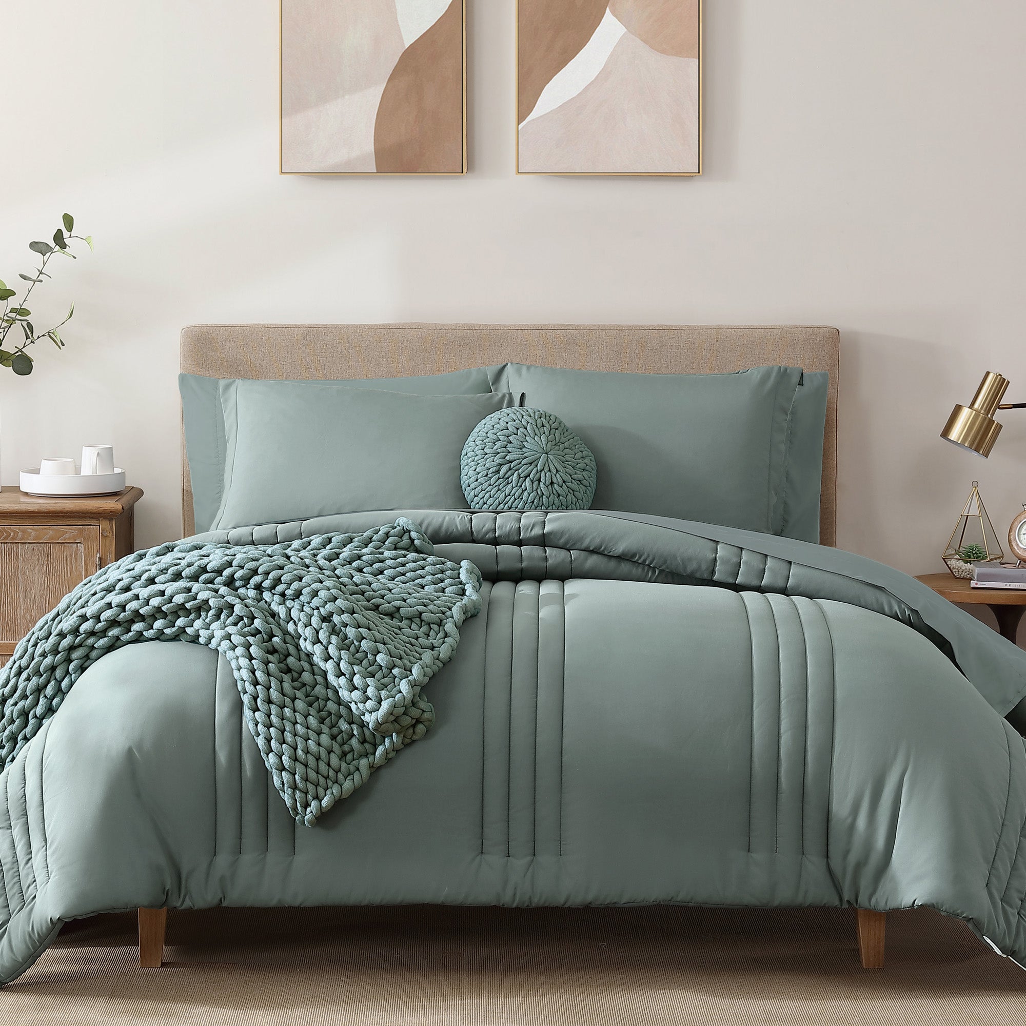 Amberspace 7-Piece Bed in a Bag Comforter Set with Sheets