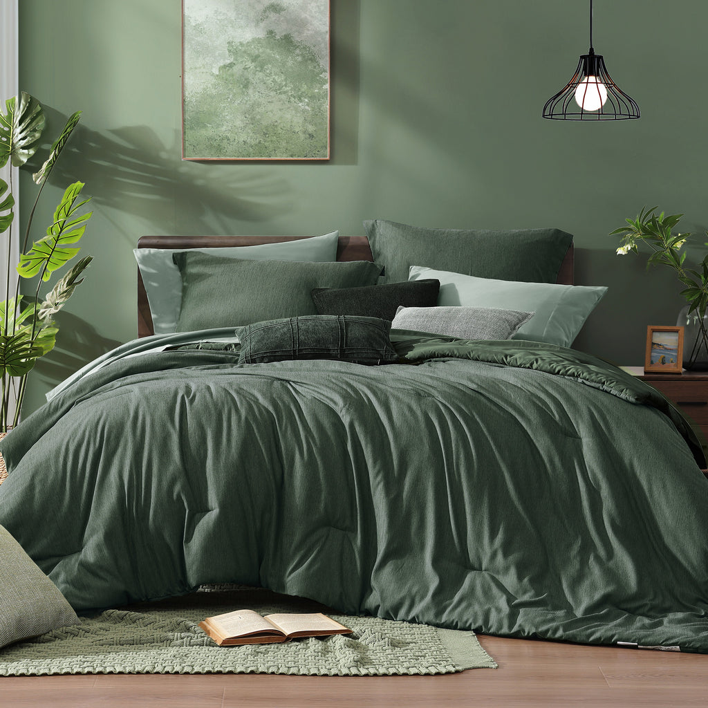 Amberspace Cationic Dyeing 7-piece Bed in a Bag Comforter Set with Sheets
