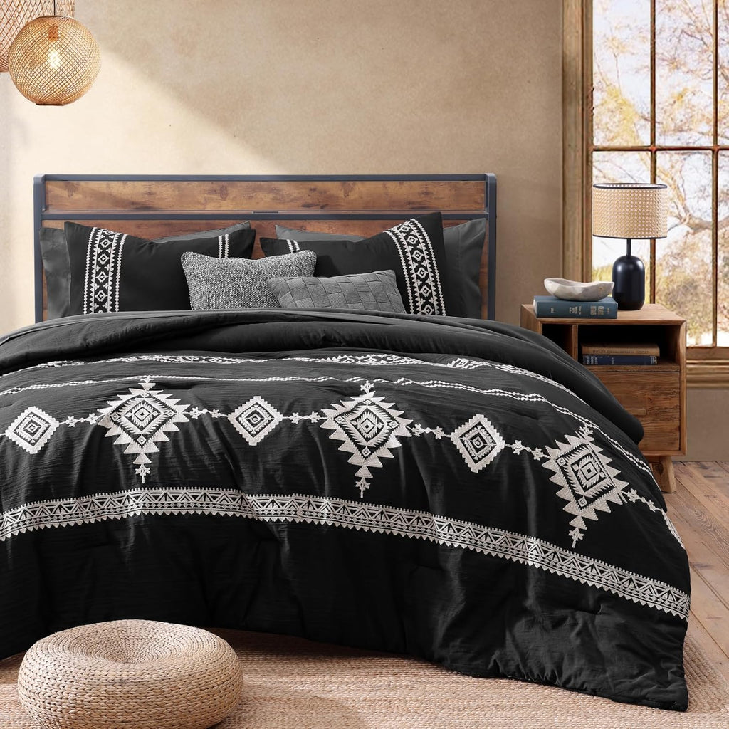 Amberspace Embroidery 7-piece Bed in a Bag Full Comforter Set with Sheets