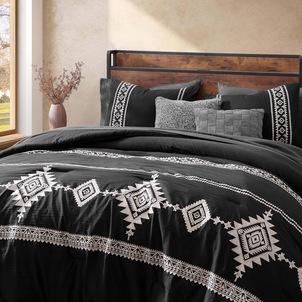 Amberspace Embroidery 7-piece Bed in a Bag Full Comforter Set with Sheets