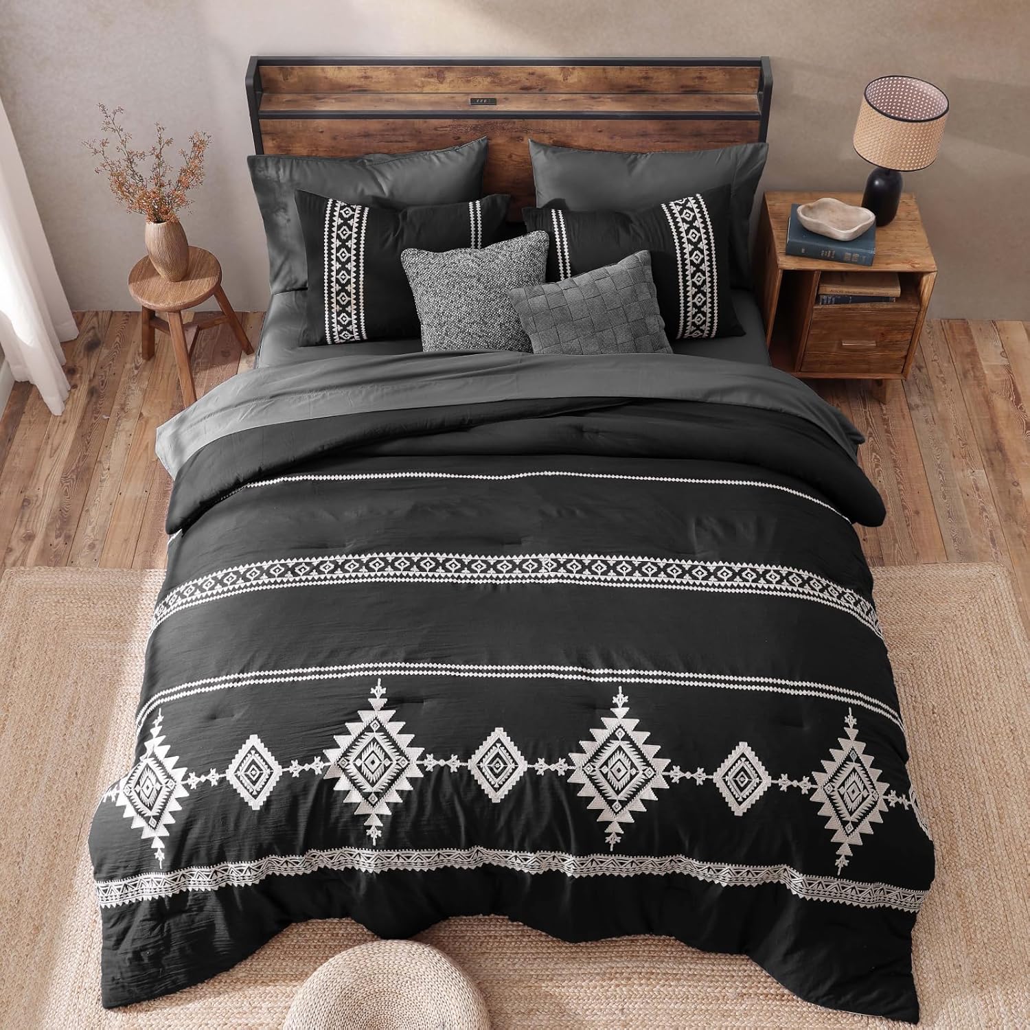 Amberspace Embroidery 7-piece Bed in a Bag Full Comforter Set with Sheets