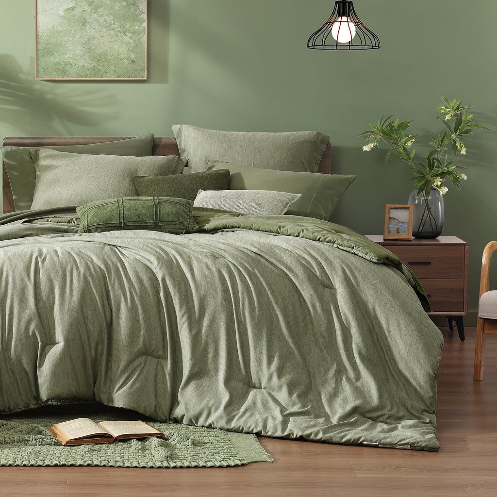 Amberspace Cationic Dyeing 7-piece Bed in a Bag Comforter Set with Sheets