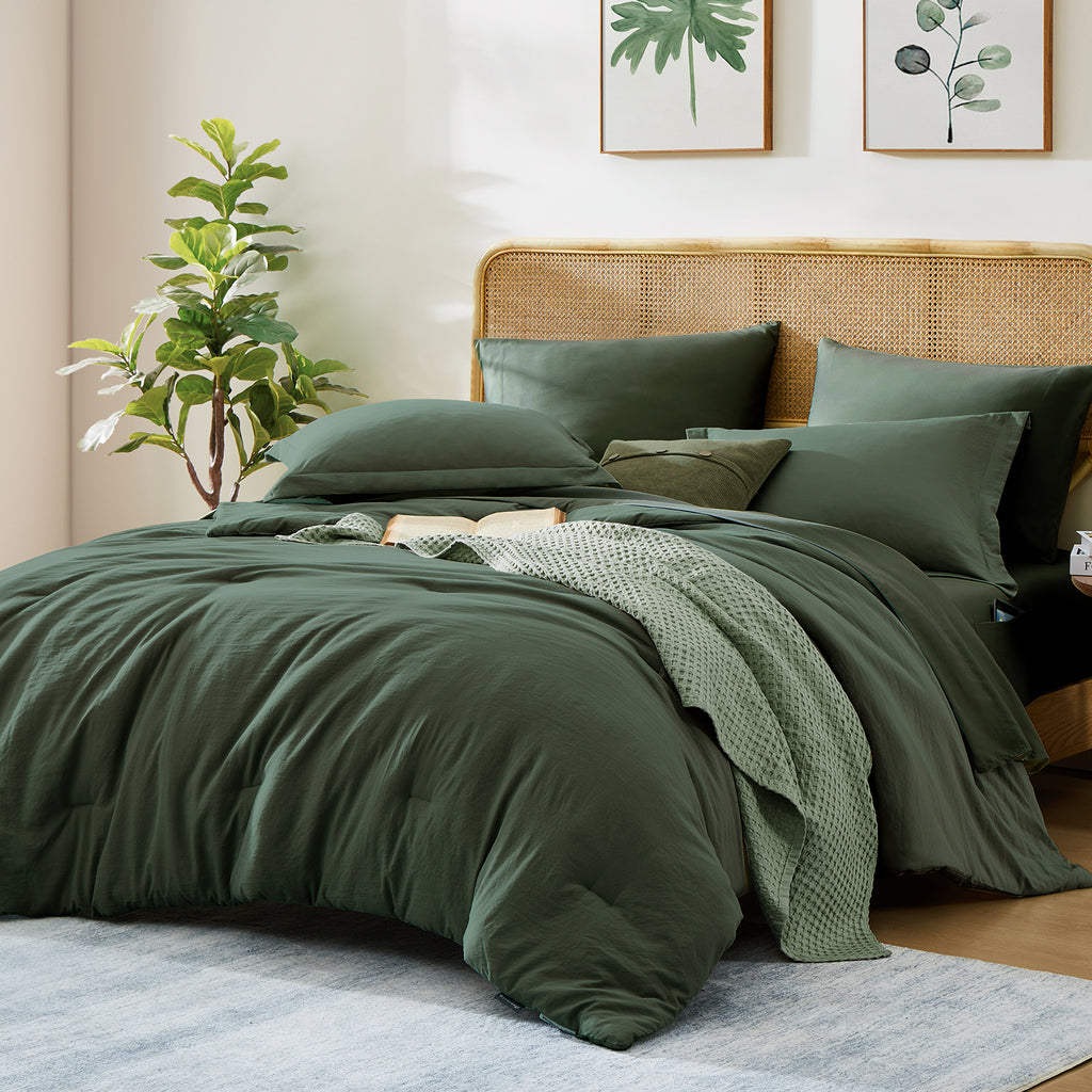 Amberspace Prewashed fabric 7-piece Bed in a Bag Comforter Set with Sheets