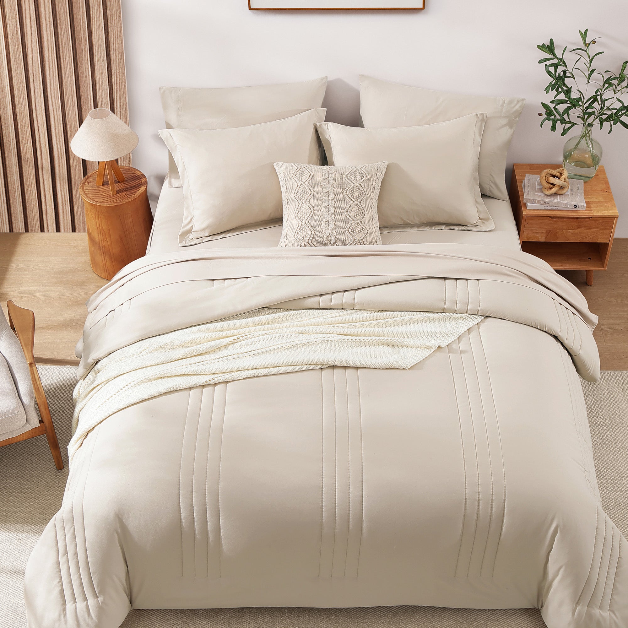 Amberspace 7-Piece Bed in a Bag Comforter Set with Sheets