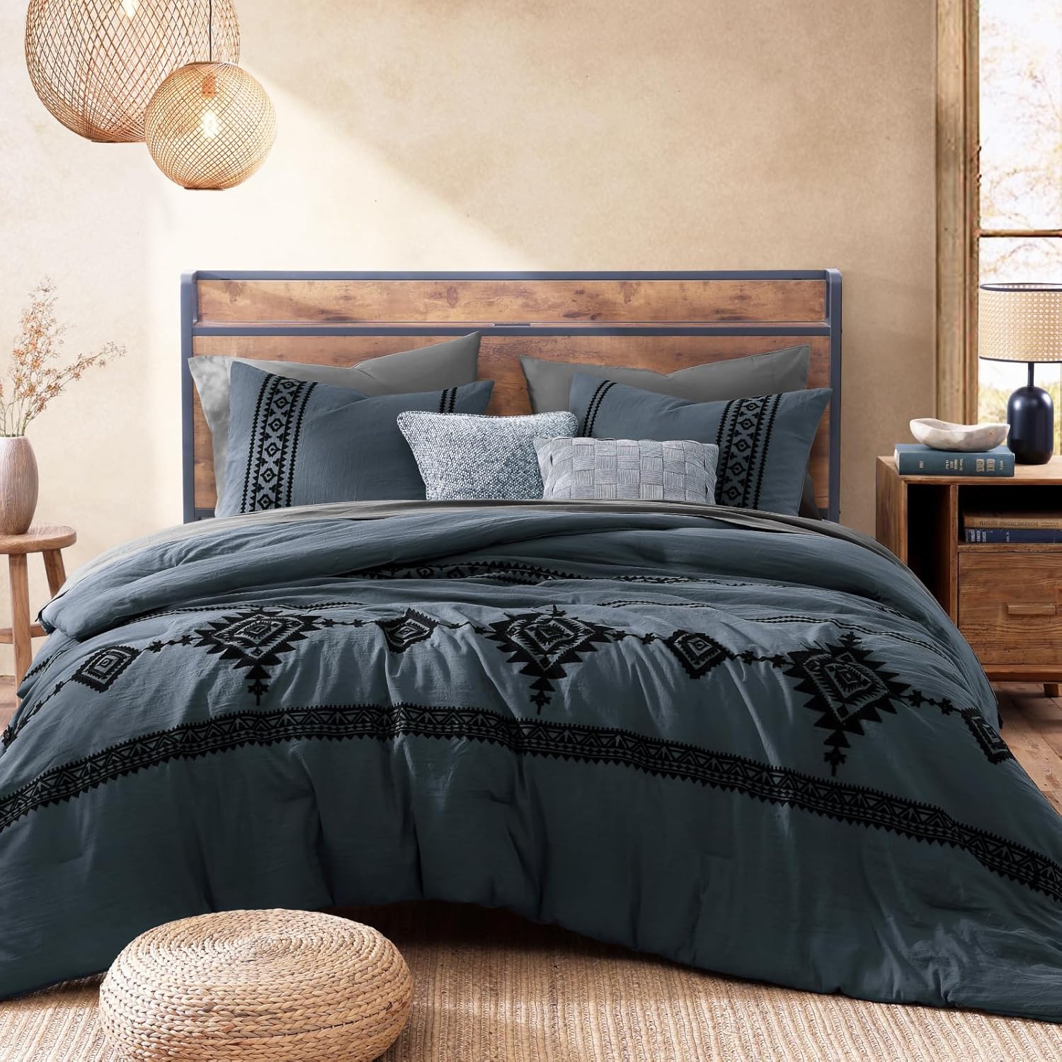 Amberspace Embroidery 7-piece Bed in a Bag Full Comforter Set with Sheets