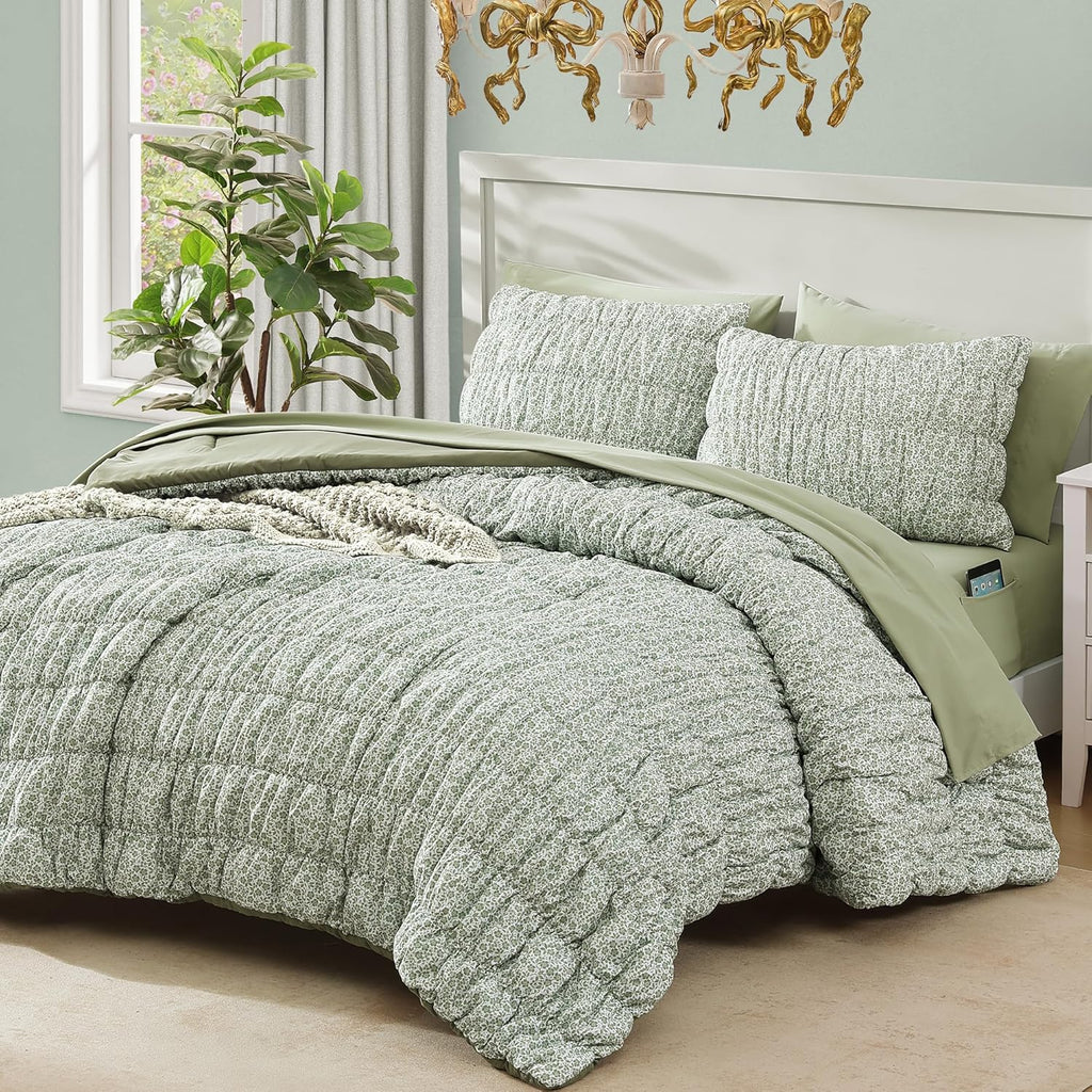 Amberspace Puff 7-piece Bed in a Bag Comforter Set with Sheets