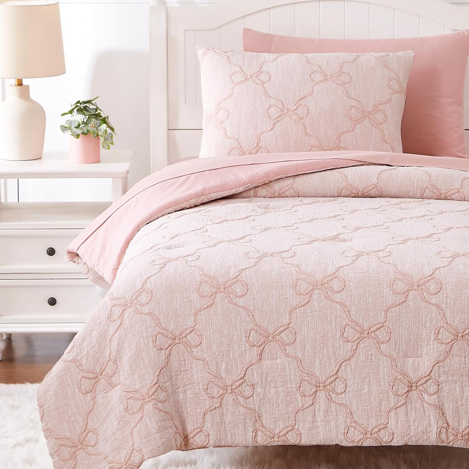 Amberspace Diamond Bow Design 5/7-piece Bed in a Bag Comforter Set with Sheets