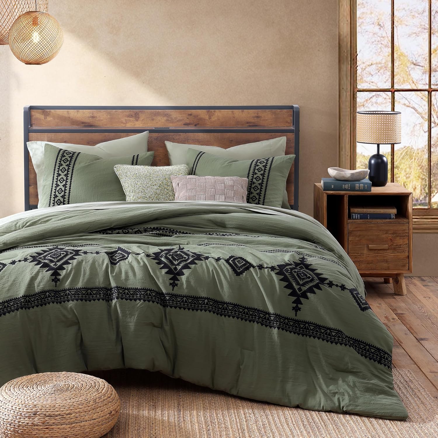 Amberspace Embroidery 7-piece Bed in a Bag Full Comforter Set with Sheets