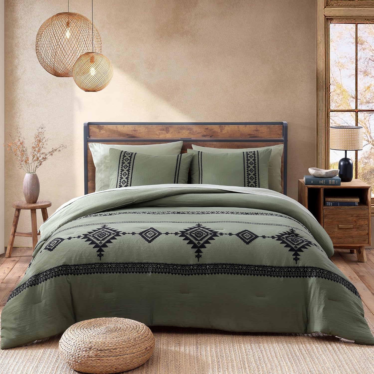 Amberspace Embroidery 7-piece Bed in a Bag Full Comforter Set with Sheets