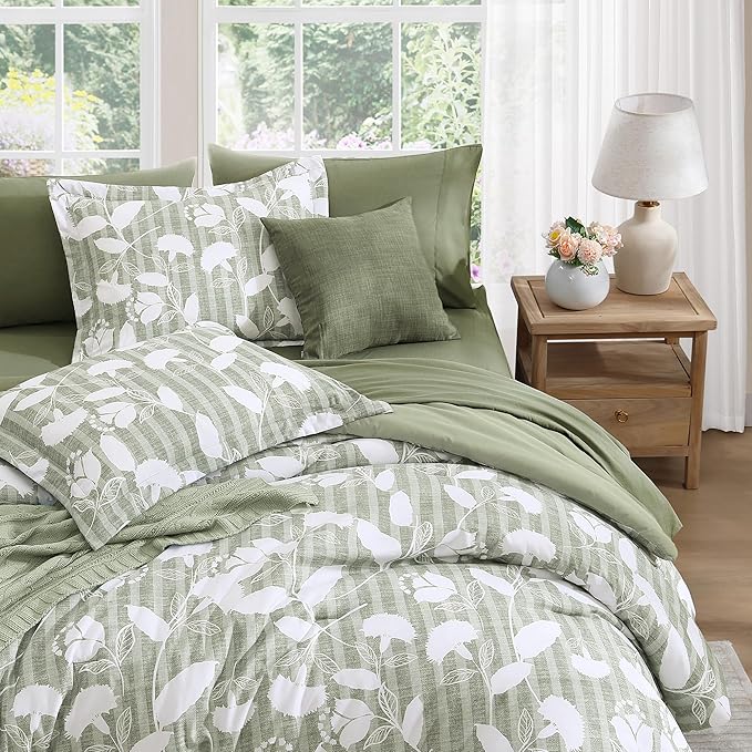 Amberspace Botanical Flowers Design 7-piece Bed in a Bag Comforter Set with Sheets