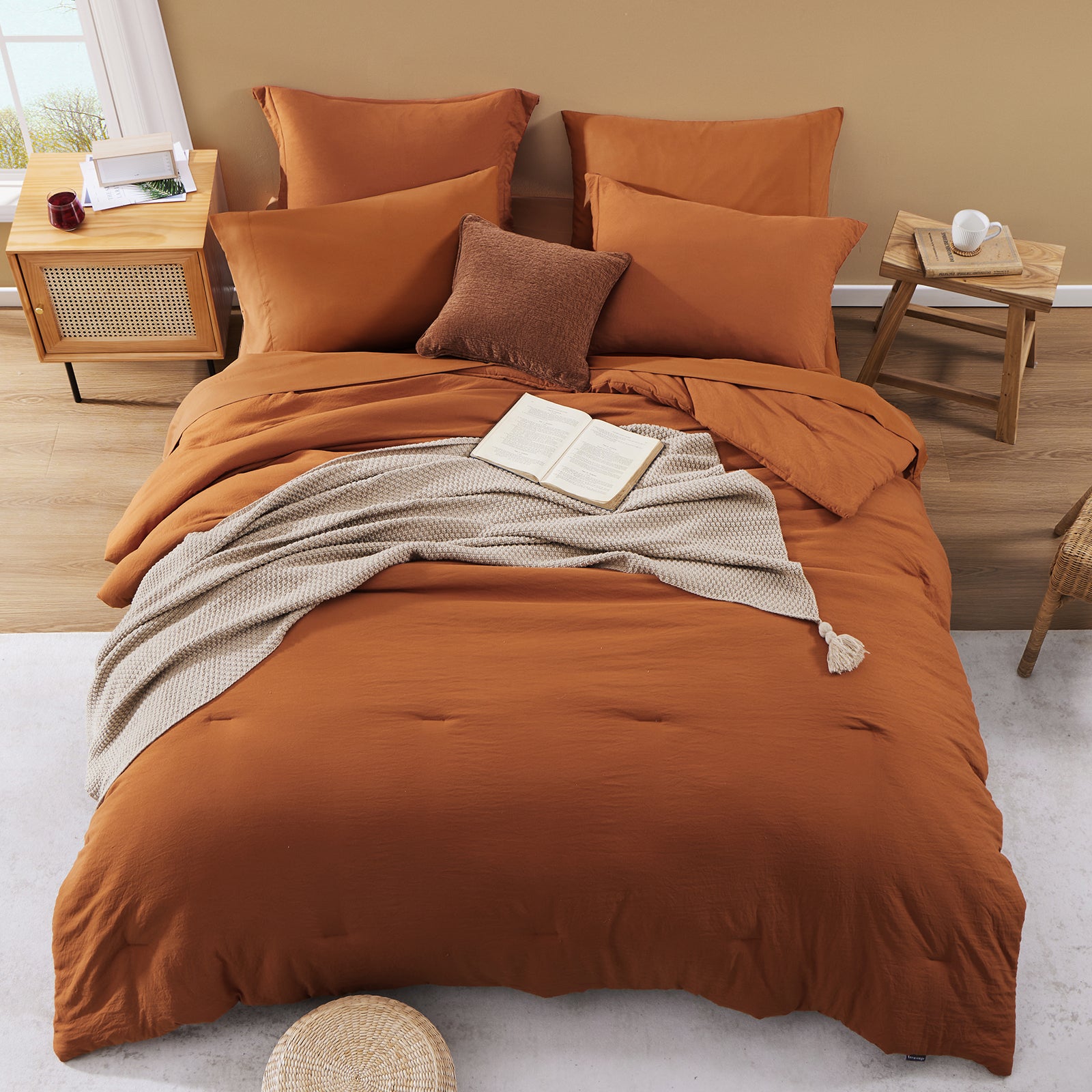 Amberspace Prewashed fabric 7-piece Bed in a Bag Comforter Set with Sheets