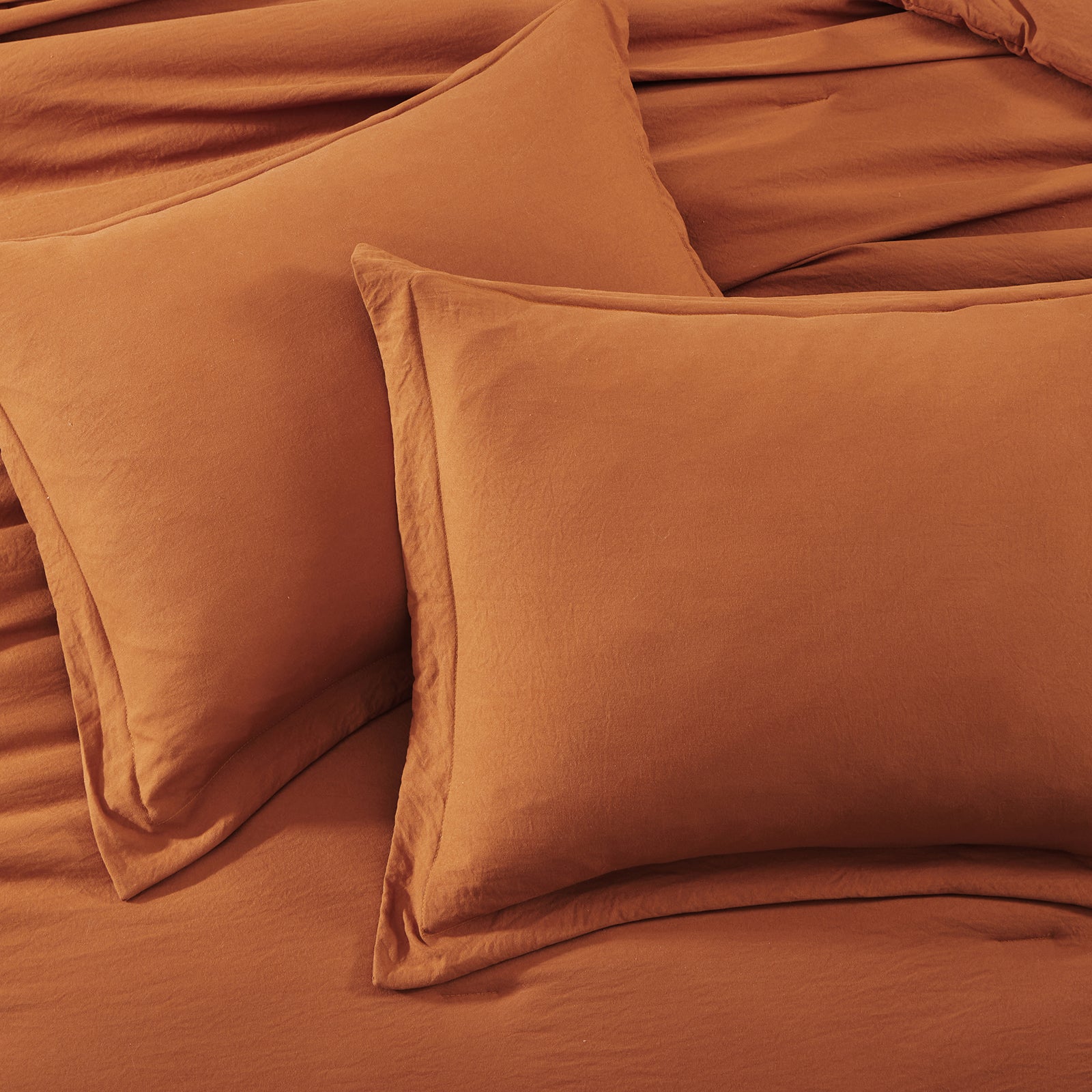 Amberspace Prewashed fabric 7-piece Bed in a Bag Comforter Set with Sheets