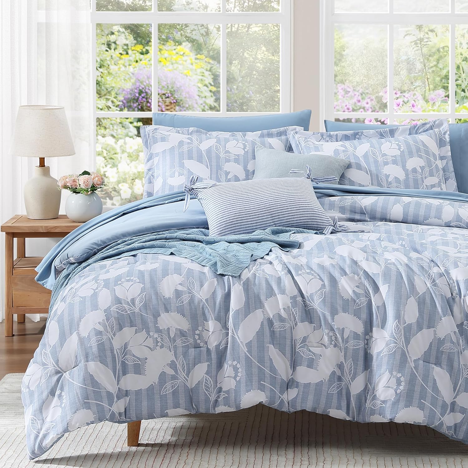 Amberspace Botanical Flowers Design 7-piece Bed in a Bag Comforter Set with Sheets