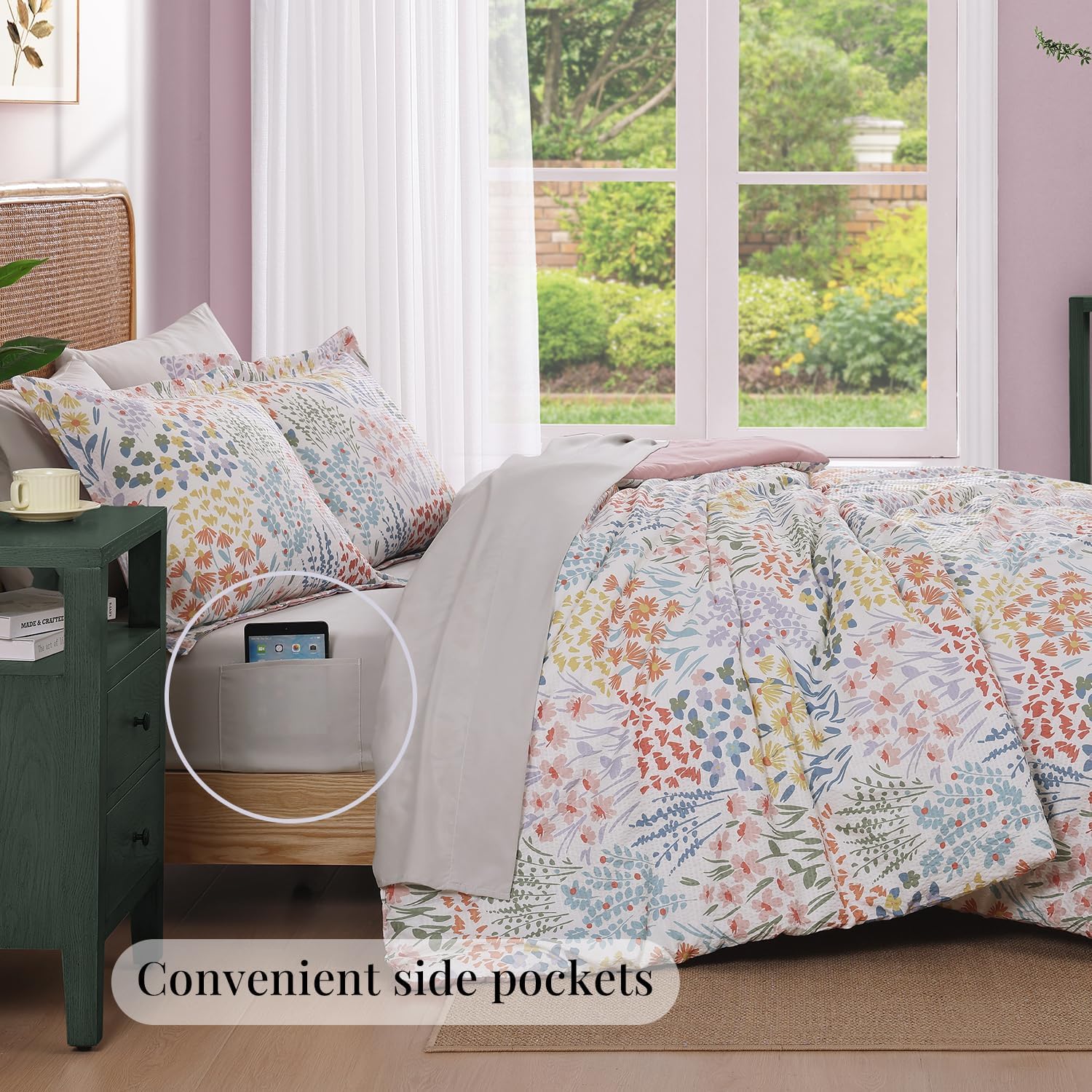 Amberspace Floral 7-piece Bed in a Bag Set with Sheets