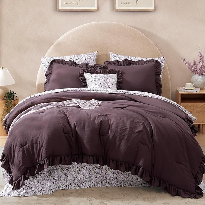 Amberspace Ruffle Design 7-piece Bed in a Bag Comforter Set with Sheets