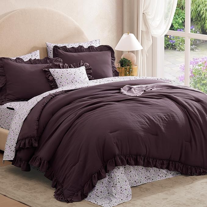 Amberspace Ruffle Design 7-piece Bed in a Bag Comforter Set with Sheets