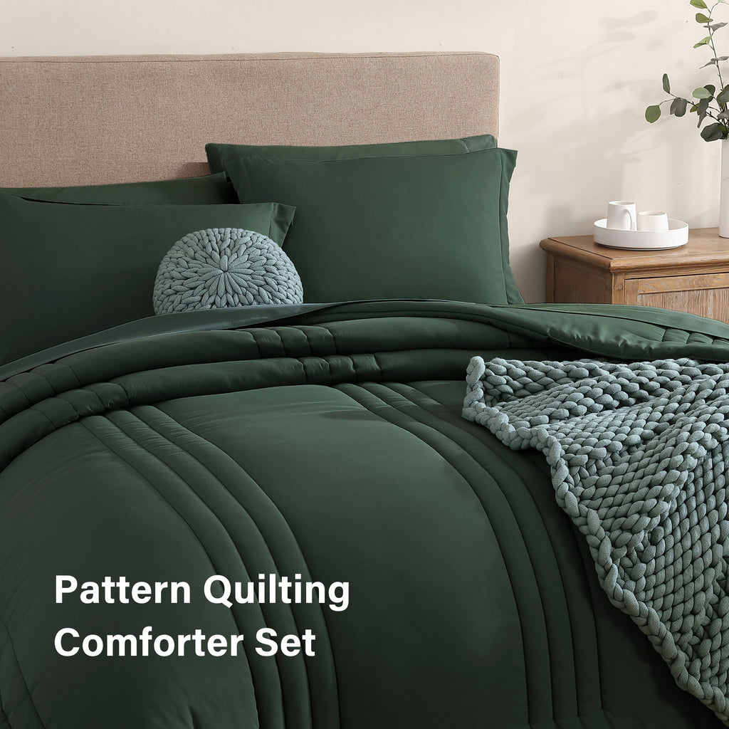Amberspace 7-Piece Bed in a Bag Comforter Set with Sheets
