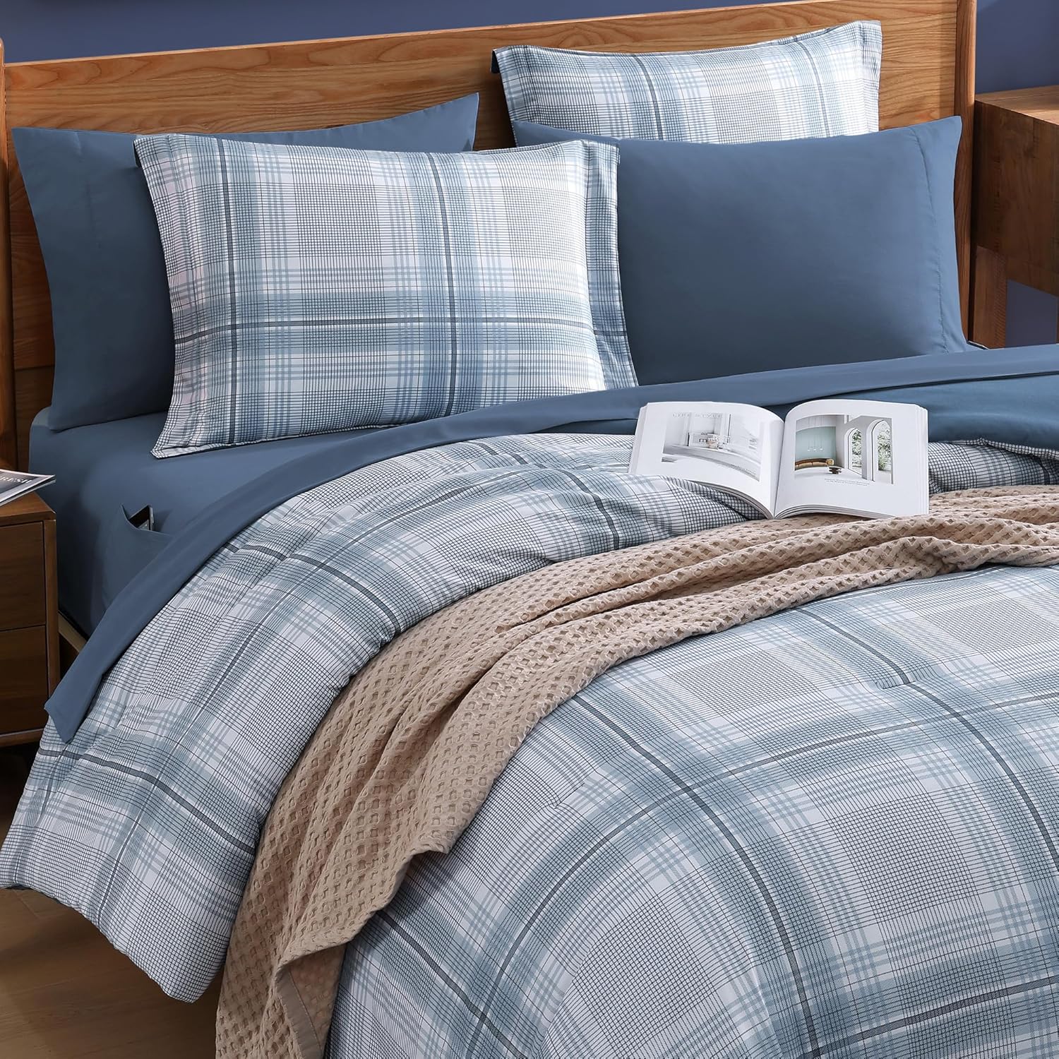 Amberspace Plaid Design Bed in a Bag Comforter Set with Sheets