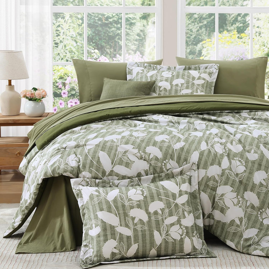 Amberspace Botanical Flowers Design 7-piece Bed in a Bag Comforter Set with Sheets