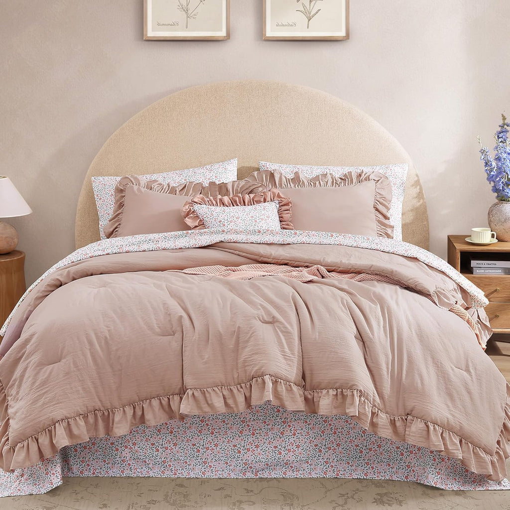 Amberspace Ruffle Design 7-piece Bed in a Bag Comforter Set with Sheets