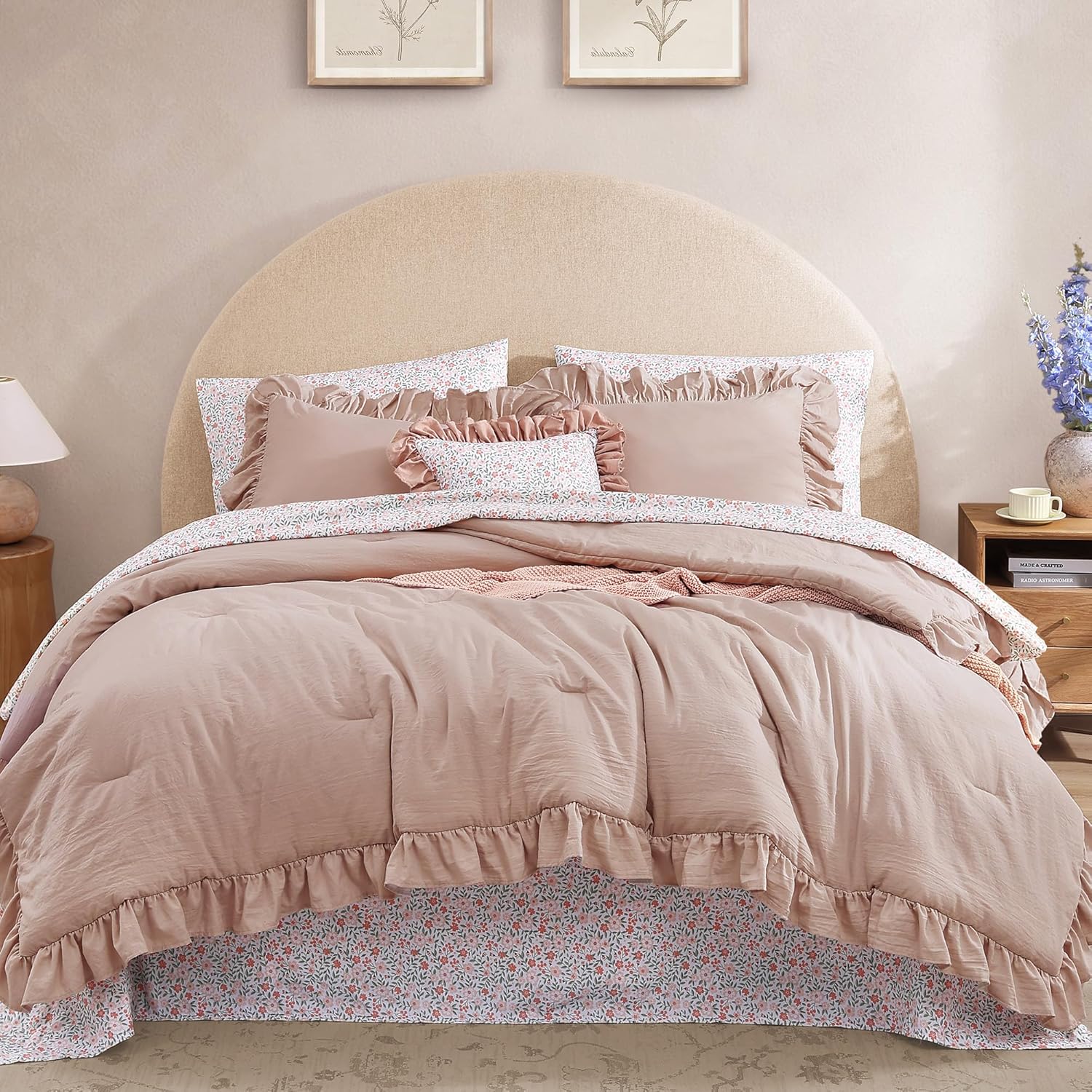 Amberspace Ruffle Design 7-piece Bed in a Bag Comforter Set with Sheets