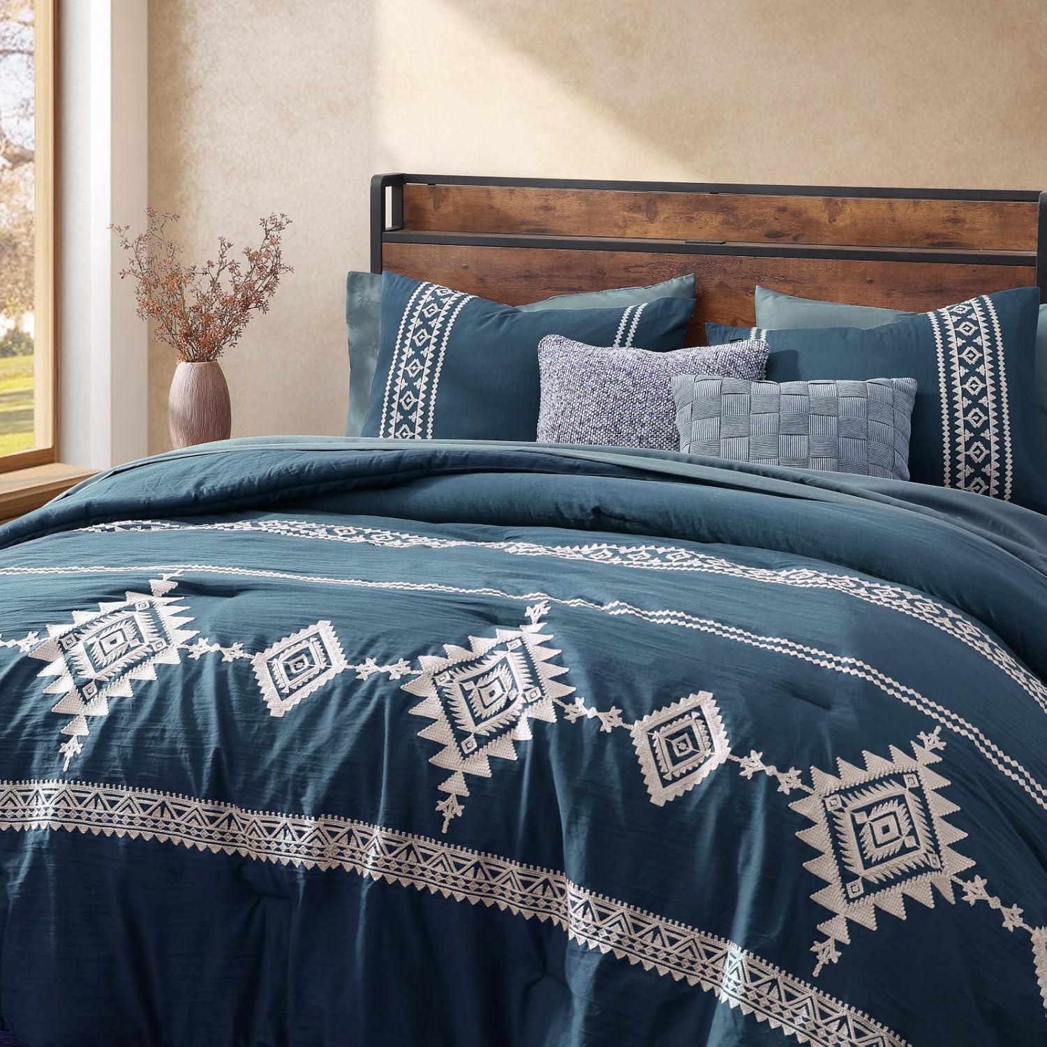 Amberspace Embroidery 7-piece Bed in a Bag Full Comforter Set with Sheets