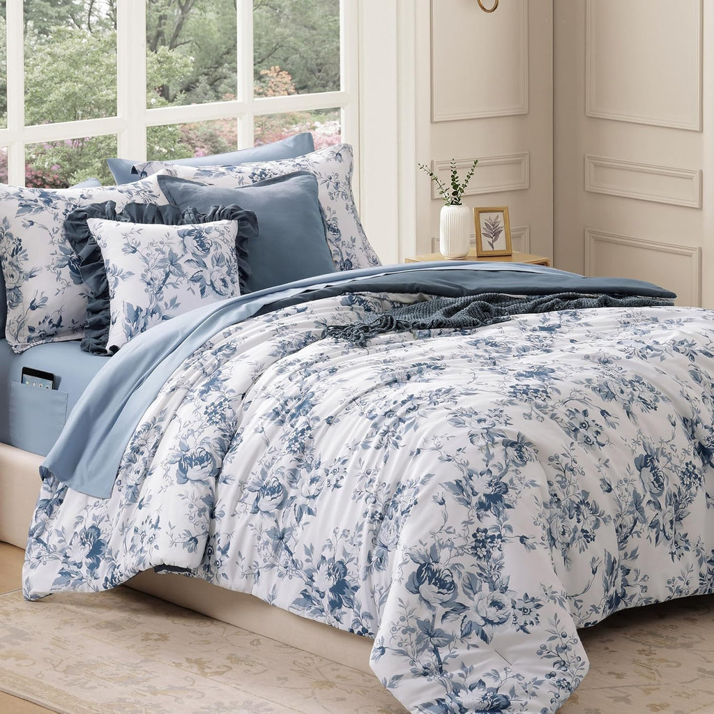 Amberspace Botanical Flowers Design 7-piece Bed in a Bag Comforter Set with Sheets