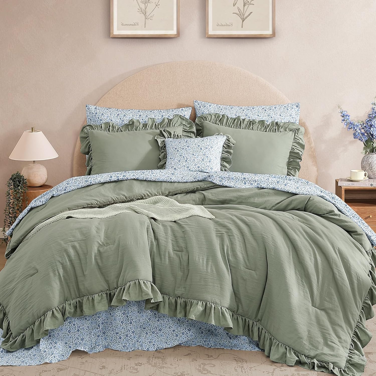 Amberspace Ruffle Design 7-piece Bed in a Bag Comforter Set with Sheets