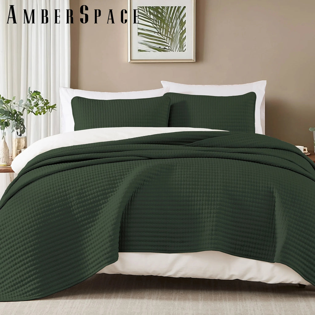 Amberspace Lightweight 2/3-Piece Bed in a Bag Quilt Set with Pillow Shams