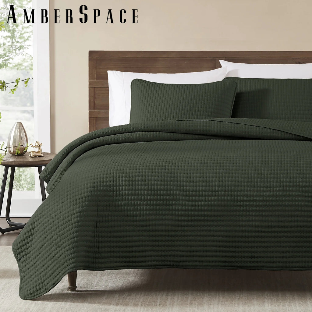 Amberspace Lightweight 2/3-Piece Bed in a Bag Quilt Set with Pillow Shams