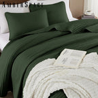 Amberspace Lightweight 2/3-Piece Bed in a Bag Quilt Set with Pillow Shams