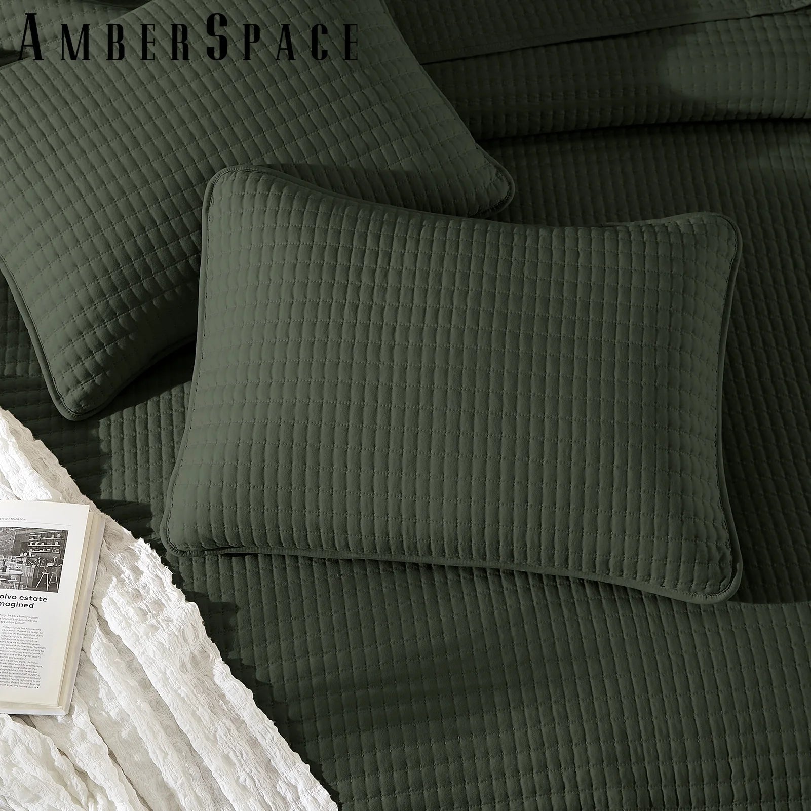 Amberspace Lightweight 2/3-Piece Bed in a Bag Quilt Set with Pillow Shams