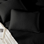 Amberspace Lightweight 2/3-Piece Bed in a Bag Quilt Set with Pillow Shams