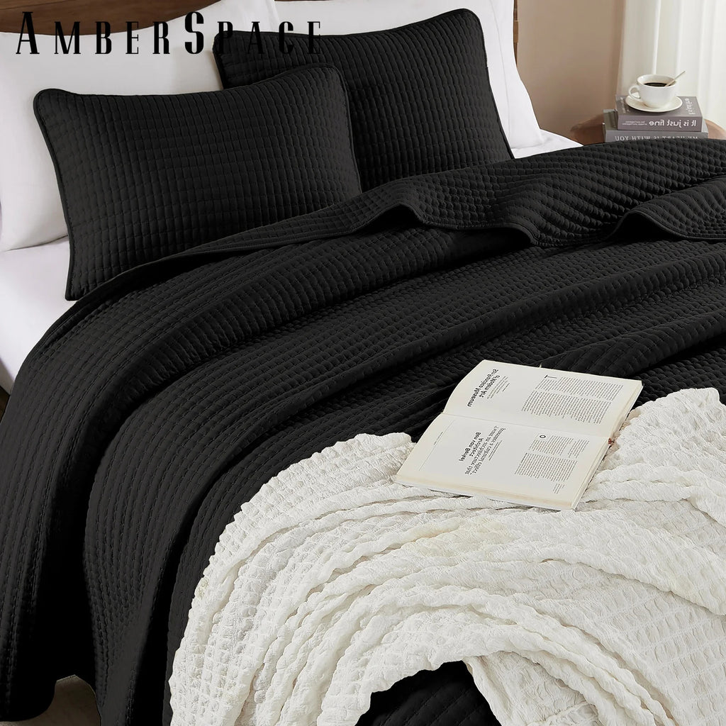 Amberspace Lightweight 2/3-Piece Bed in a Bag Quilt Set with Pillow Shams
