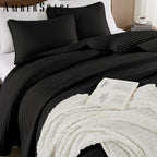Amberspace Lightweight 2/3-Piece Bed in a Bag Quilt Set with Pillow Shams