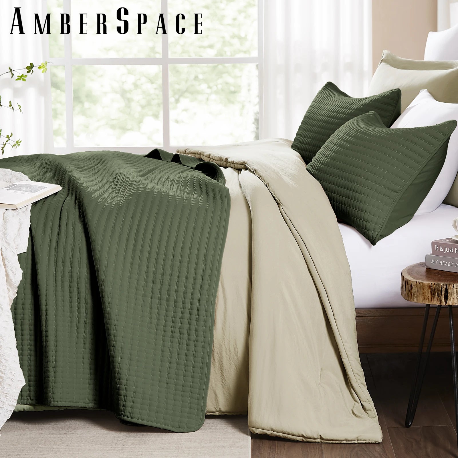 Amberspace Lightweight 2/3-Piece Bed in a Bag Quilt Set with Pillow Shams