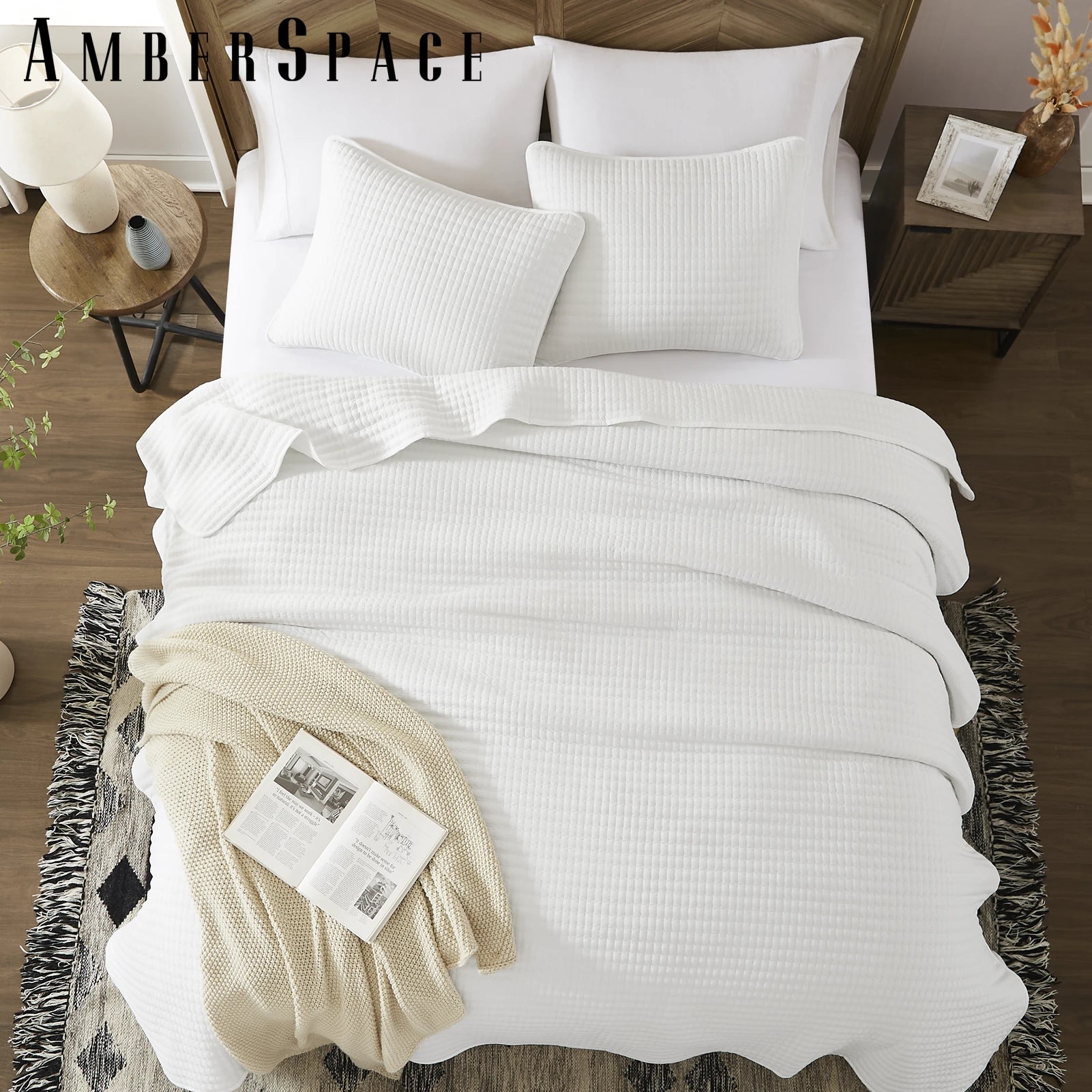 Amberspace Lightweight 2/3-Piece Bed in a Bag Quilt Set with Pillow Shams