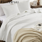 Amberspace Lightweight 2/3-Piece Bed in a Bag Quilt Set with Pillow Shams